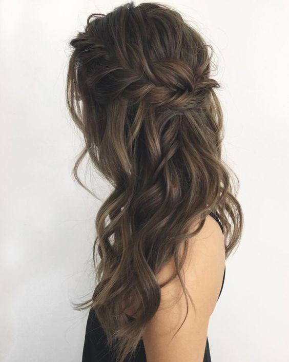 Hairstyle tips for wavy hair