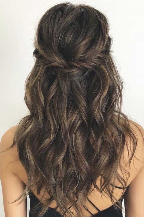 Hairstyle tips for wavy hair