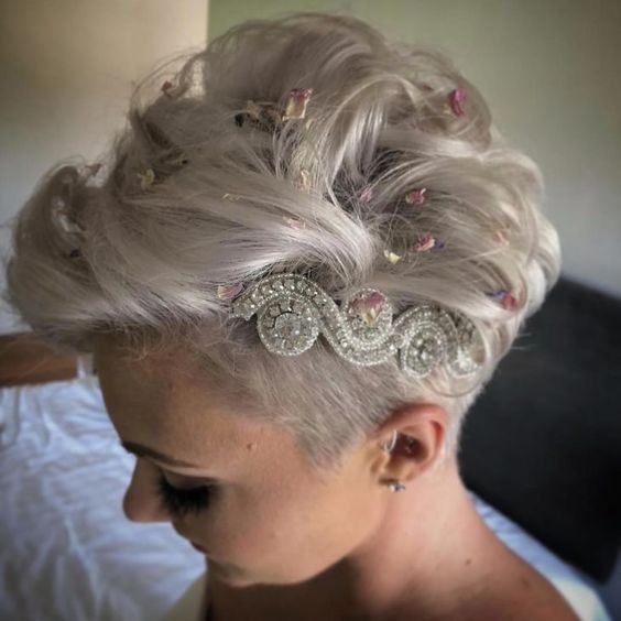 Check hairstyles for short hair for weddings