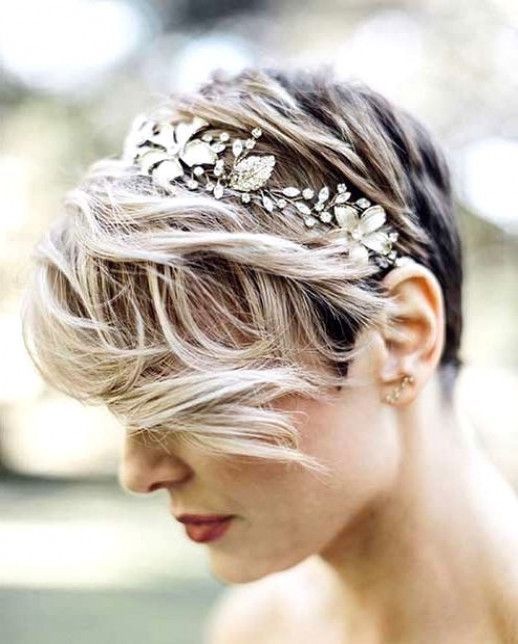 Check hairstyles for short hair for weddings