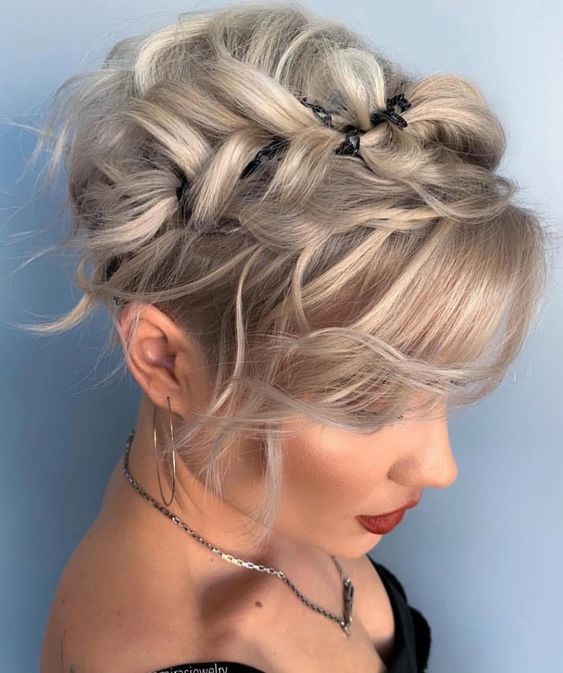 Check hairstyles for short hair for weddings