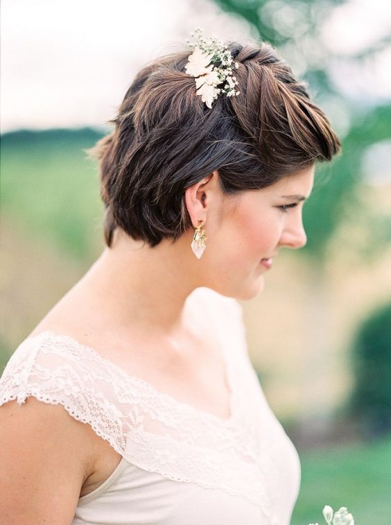 Check hairstyles for short hair for weddings