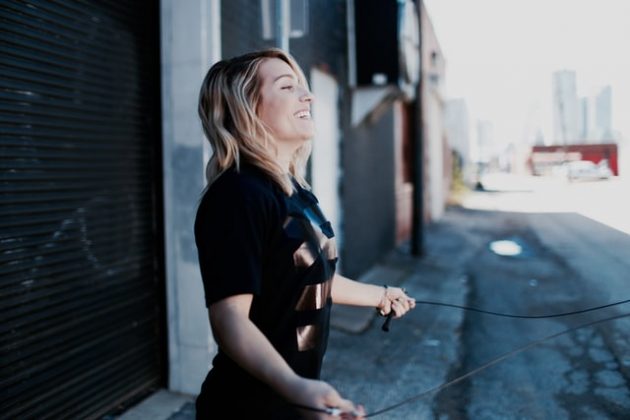 woman doing jump rope exercise